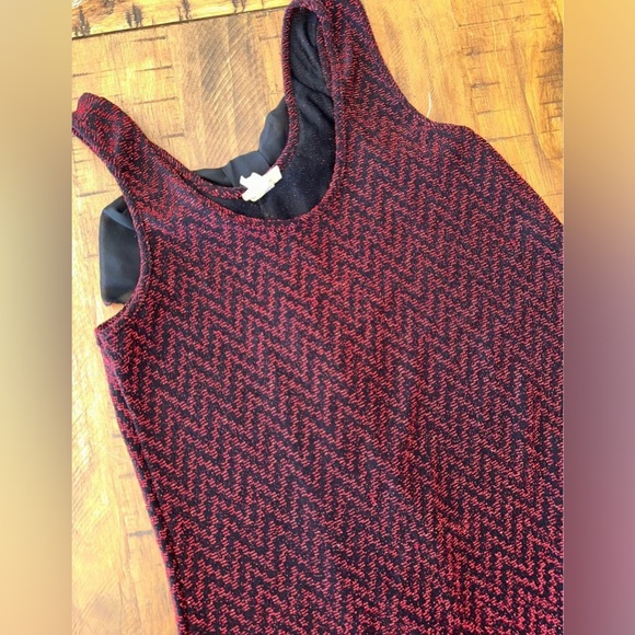 Daytrip from Buckle Red Holiday Metallic Blouse Tank Top Bow Back Detail - Picture 5 of 7